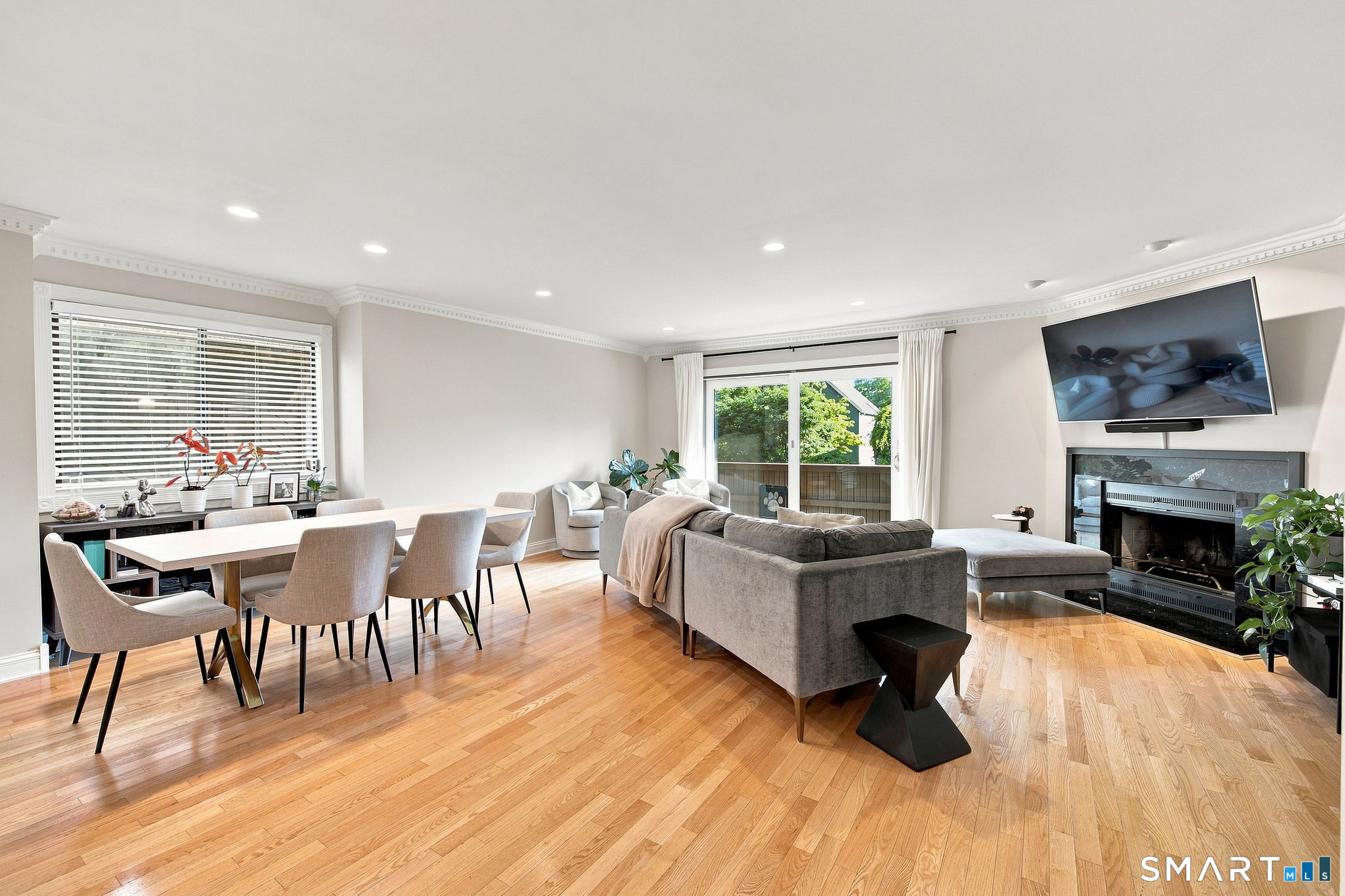 455 Hope Street Unit: 1E