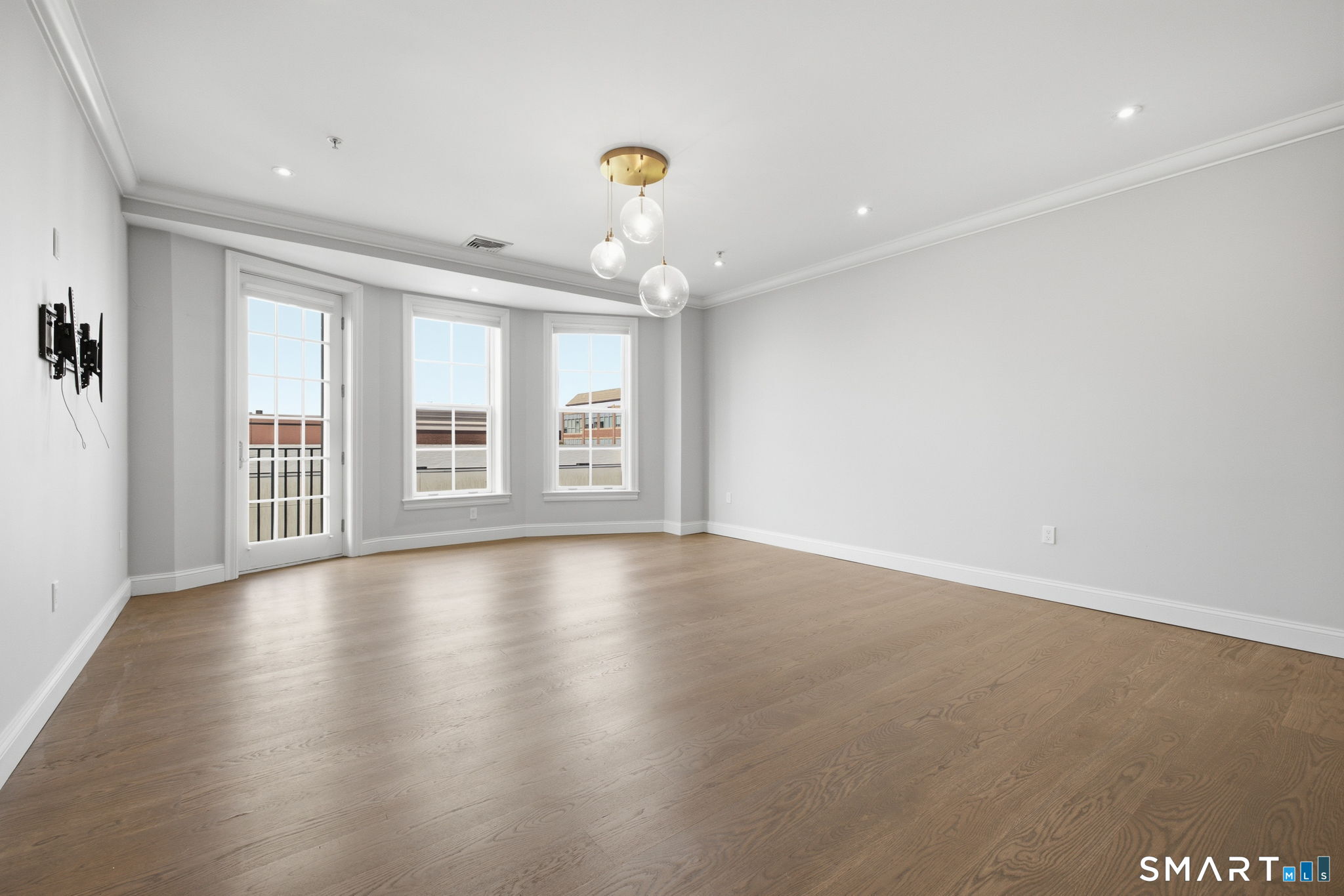 85 Memorial Road Unit: 411