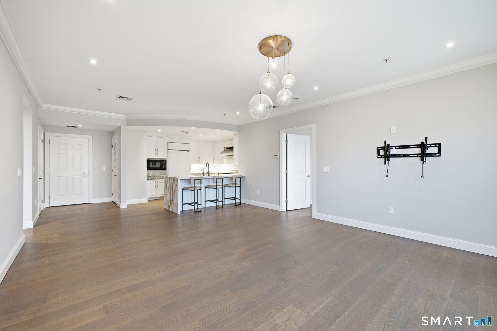 85 Memorial Road Unit: 411