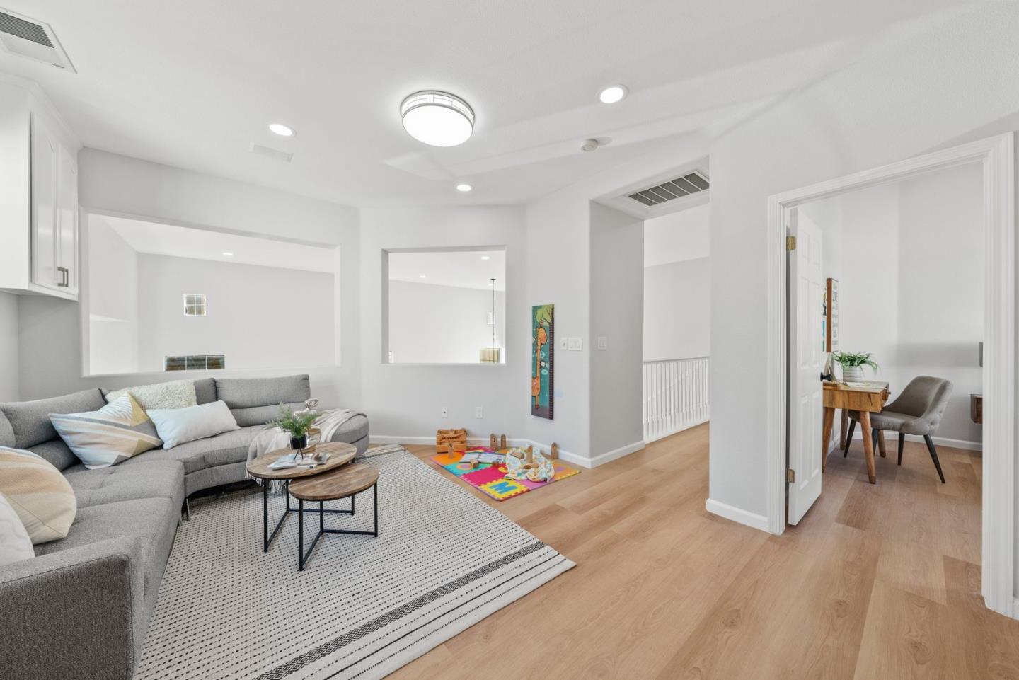 4033 Emerald Isle Lane