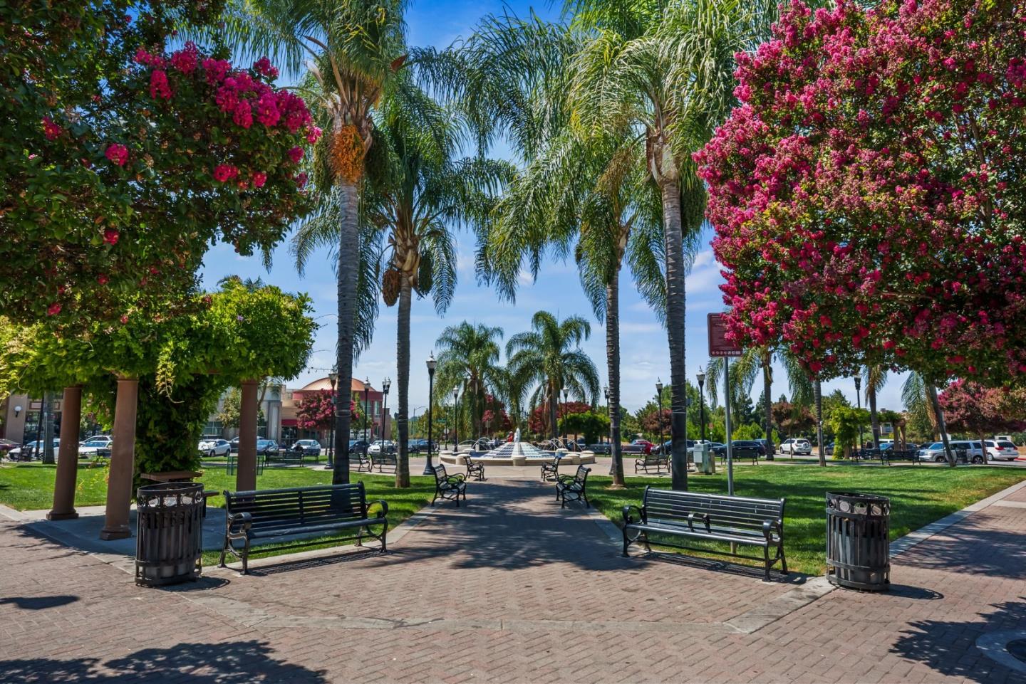 4033 Emerald Isle Lane