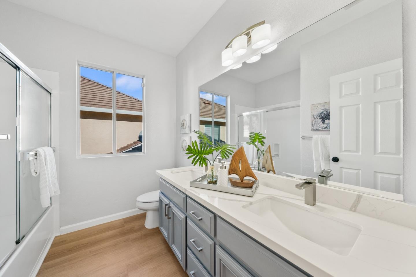 4033 Emerald Isle Lane