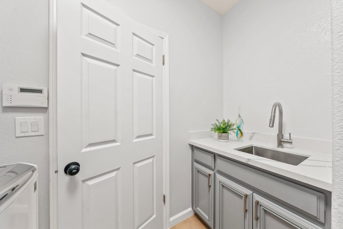 4033 Emerald Isle Lane