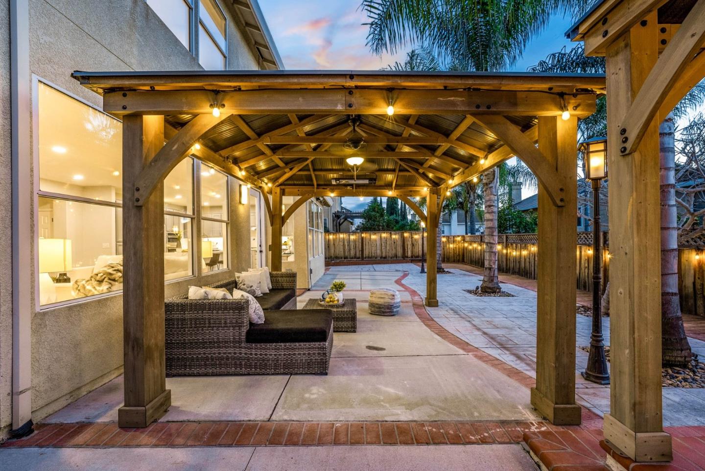 4033 Emerald Isle Lane