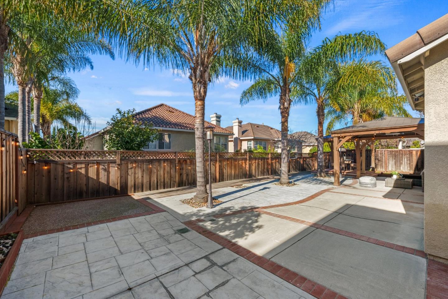 4033 Emerald Isle Lane