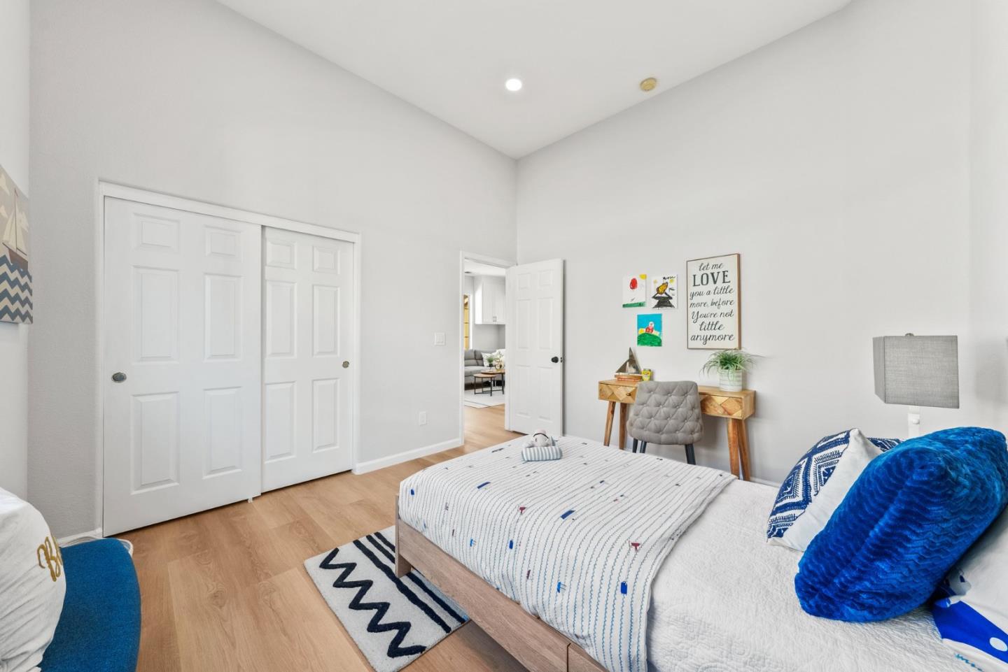 4033 Emerald Isle Lane