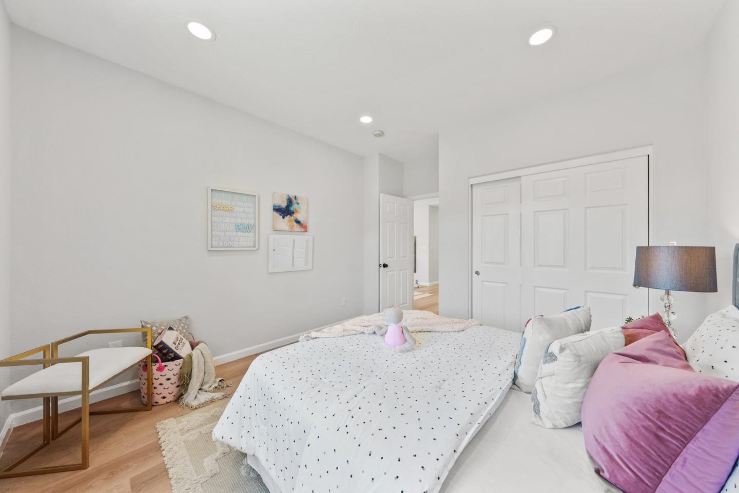 4033 Emerald Isle Lane