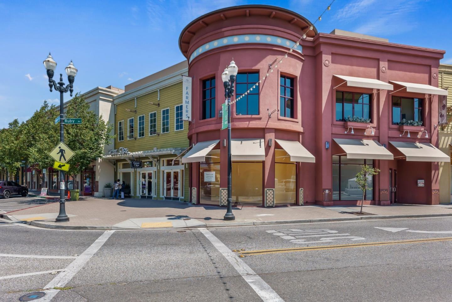 4033 Emerald Isle Lane