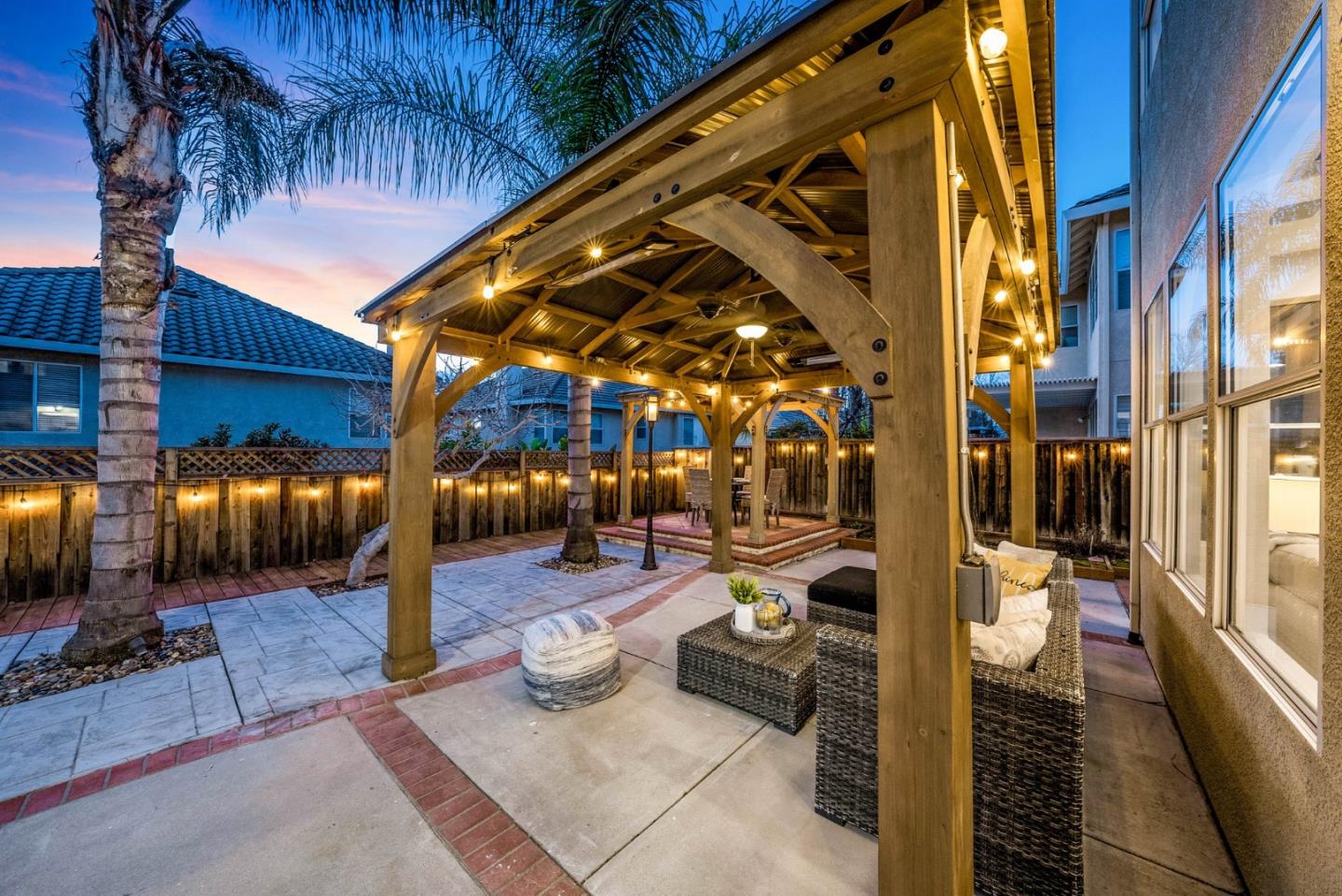 4033 Emerald Isle Lane