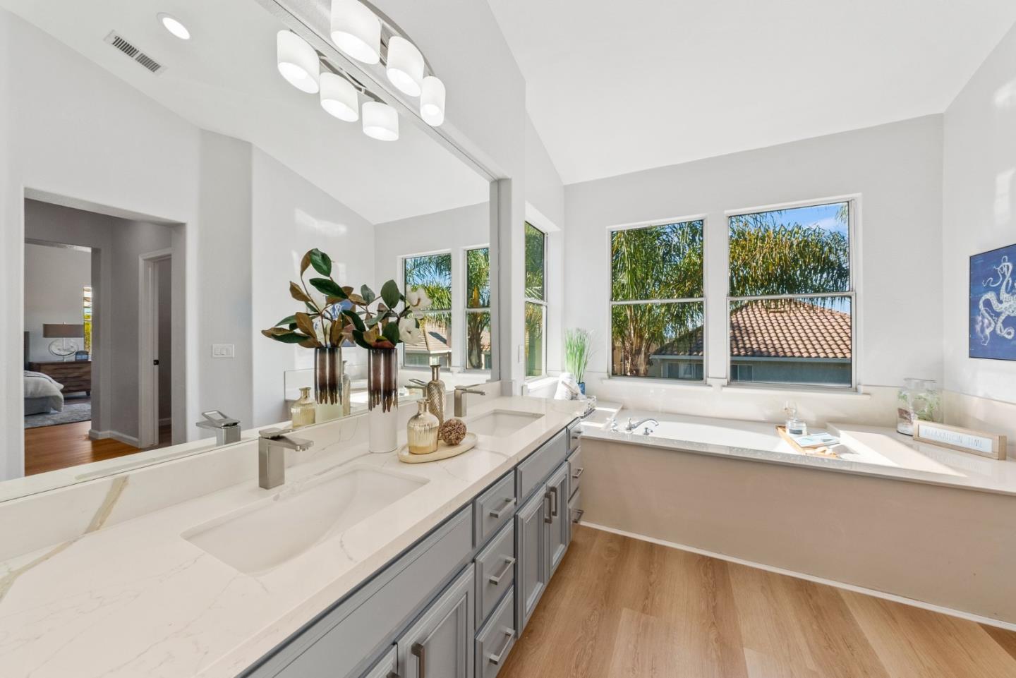 4033 Emerald Isle Lane