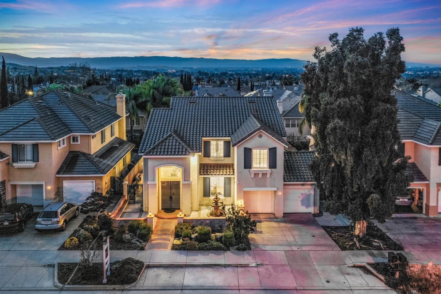 4033 Emerald Isle Lane