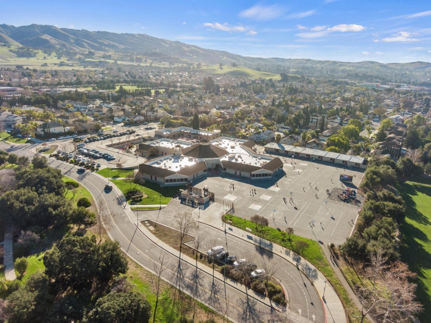 4033 Emerald Isle Lane