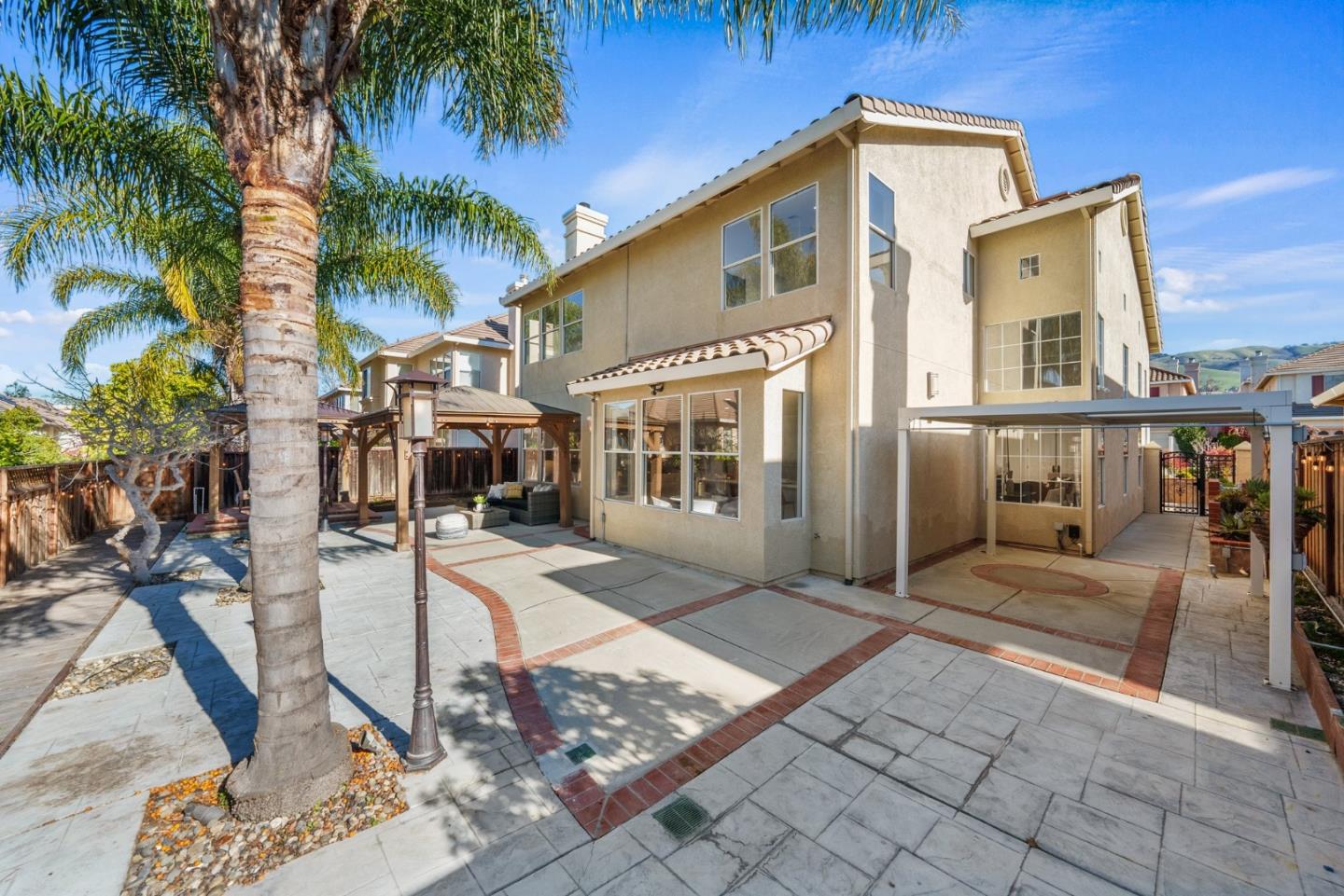 4033 Emerald Isle Lane