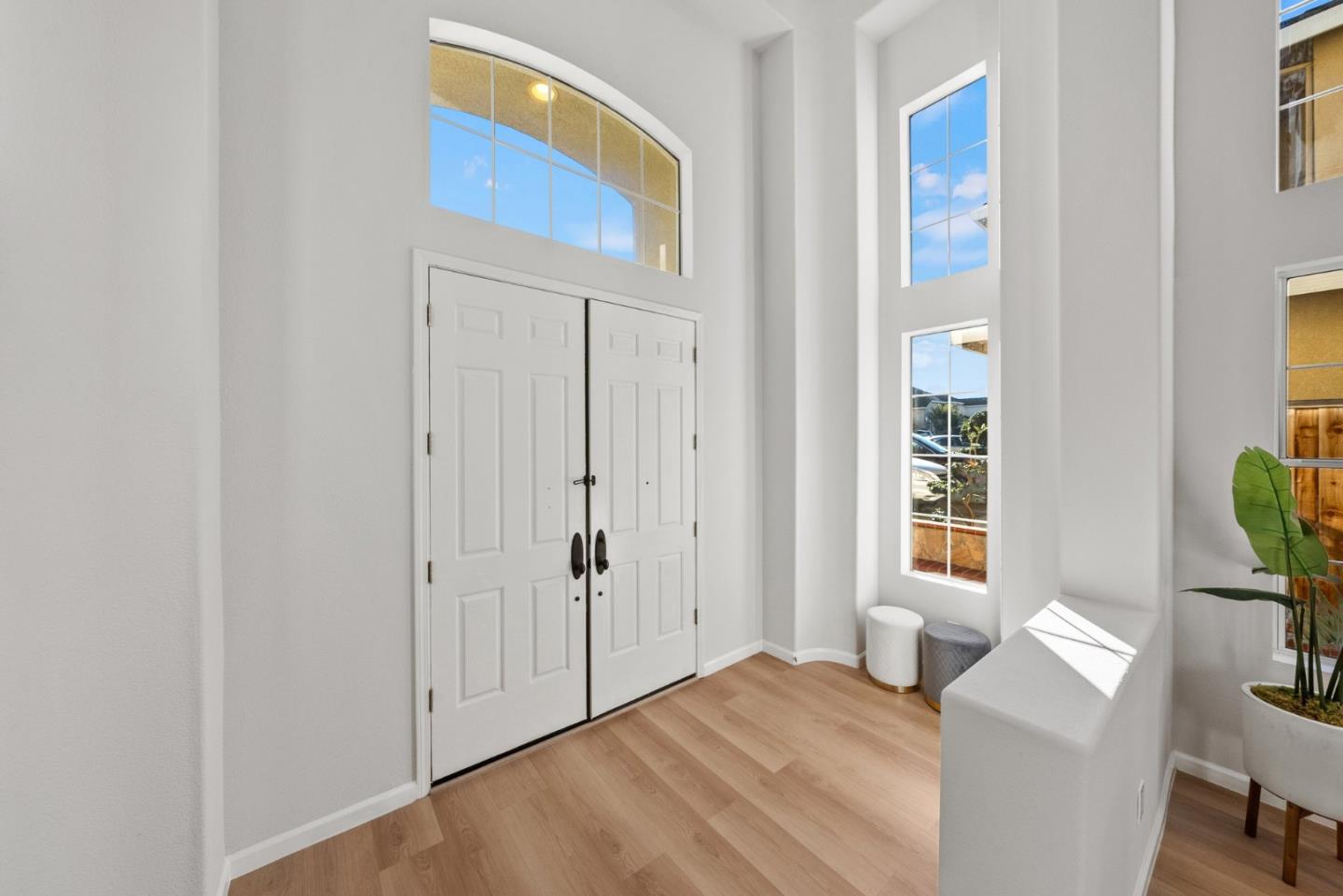 4033 Emerald Isle Lane