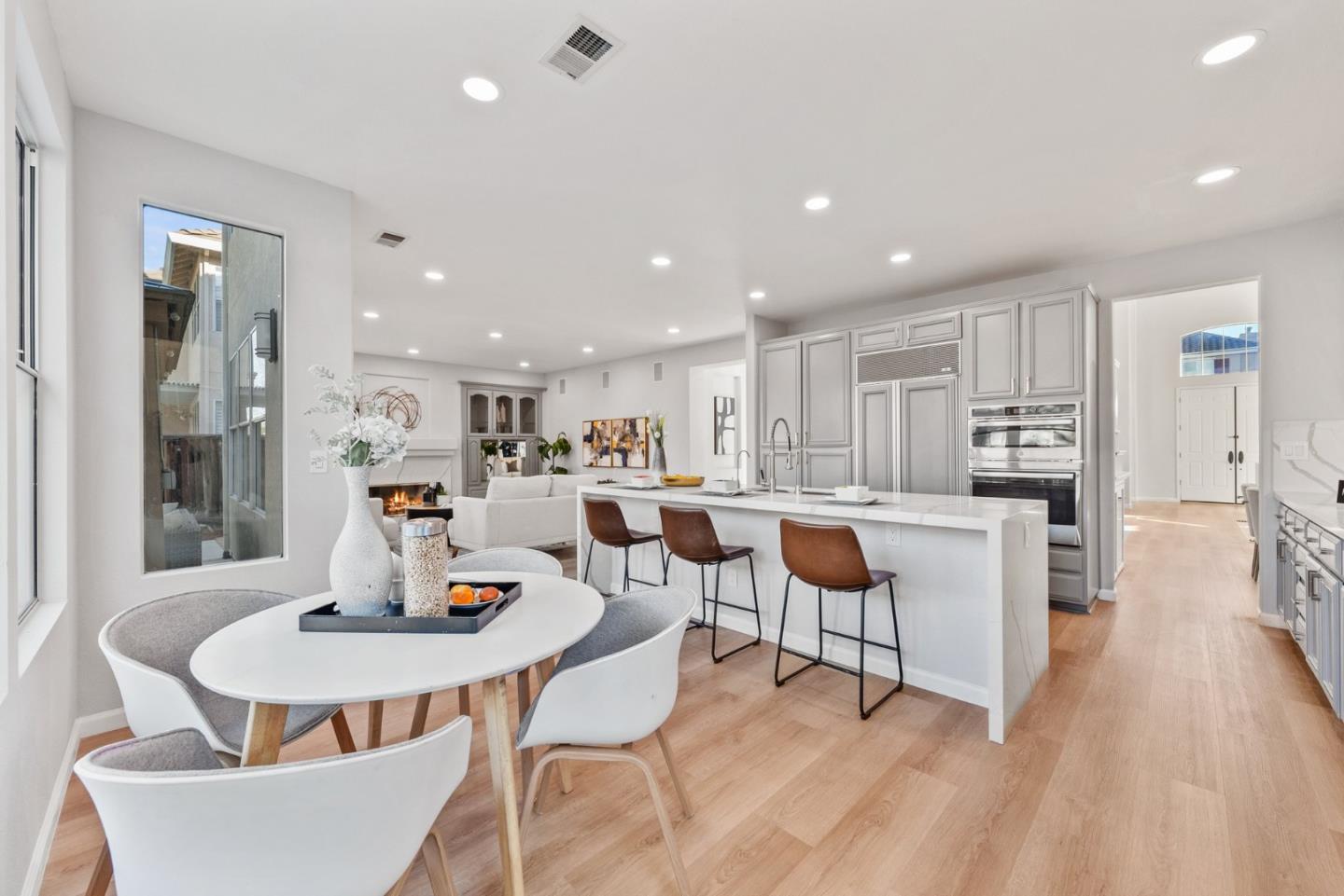 4033 Emerald Isle Lane