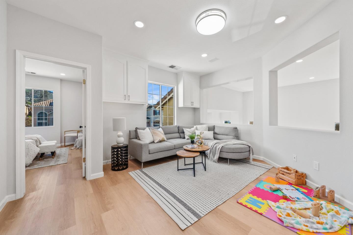 4033 Emerald Isle Lane