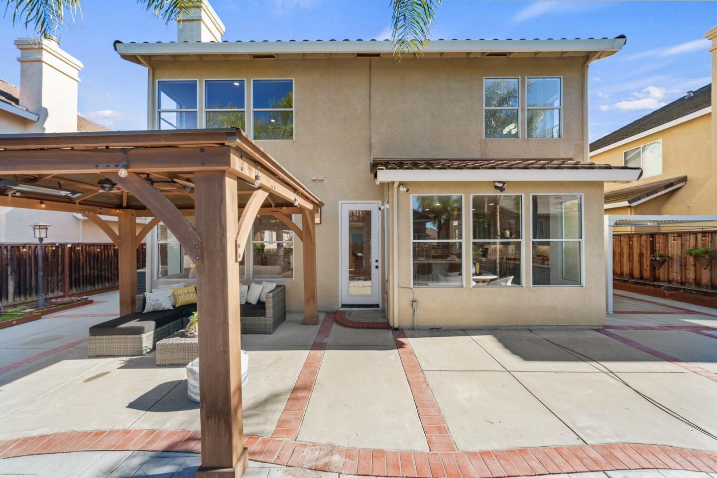 4033 Emerald Isle Lane