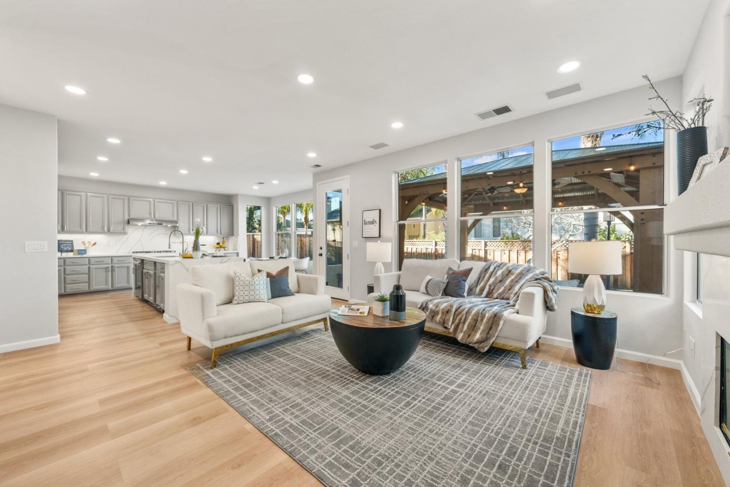 4033 Emerald Isle Lane