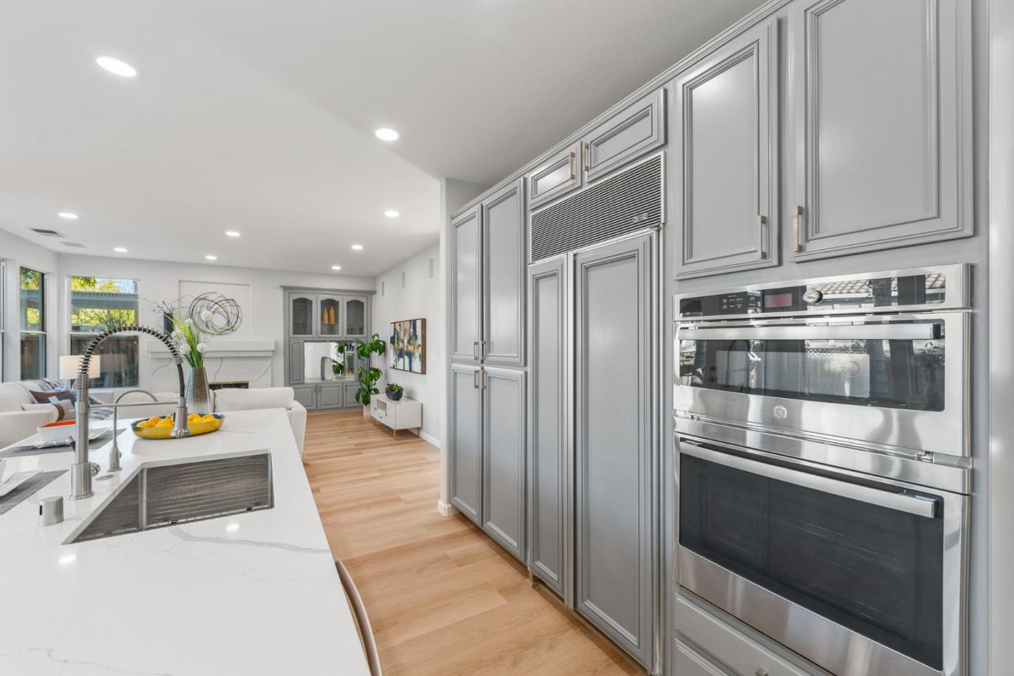 4033 Emerald Isle Lane