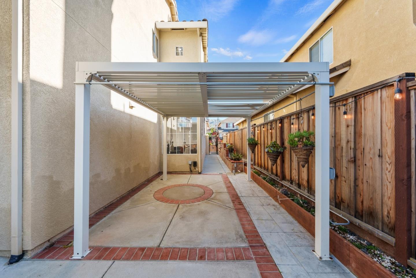 4033 Emerald Isle Lane