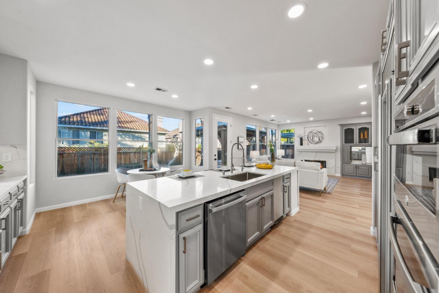 4033 Emerald Isle Lane