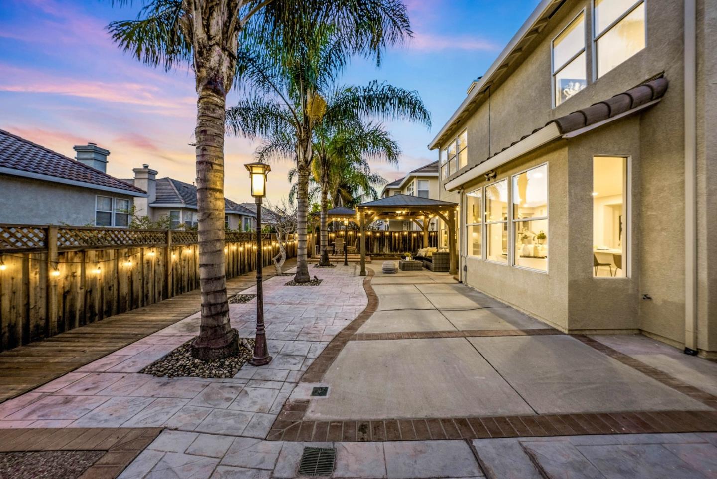 4033 Emerald Isle Lane