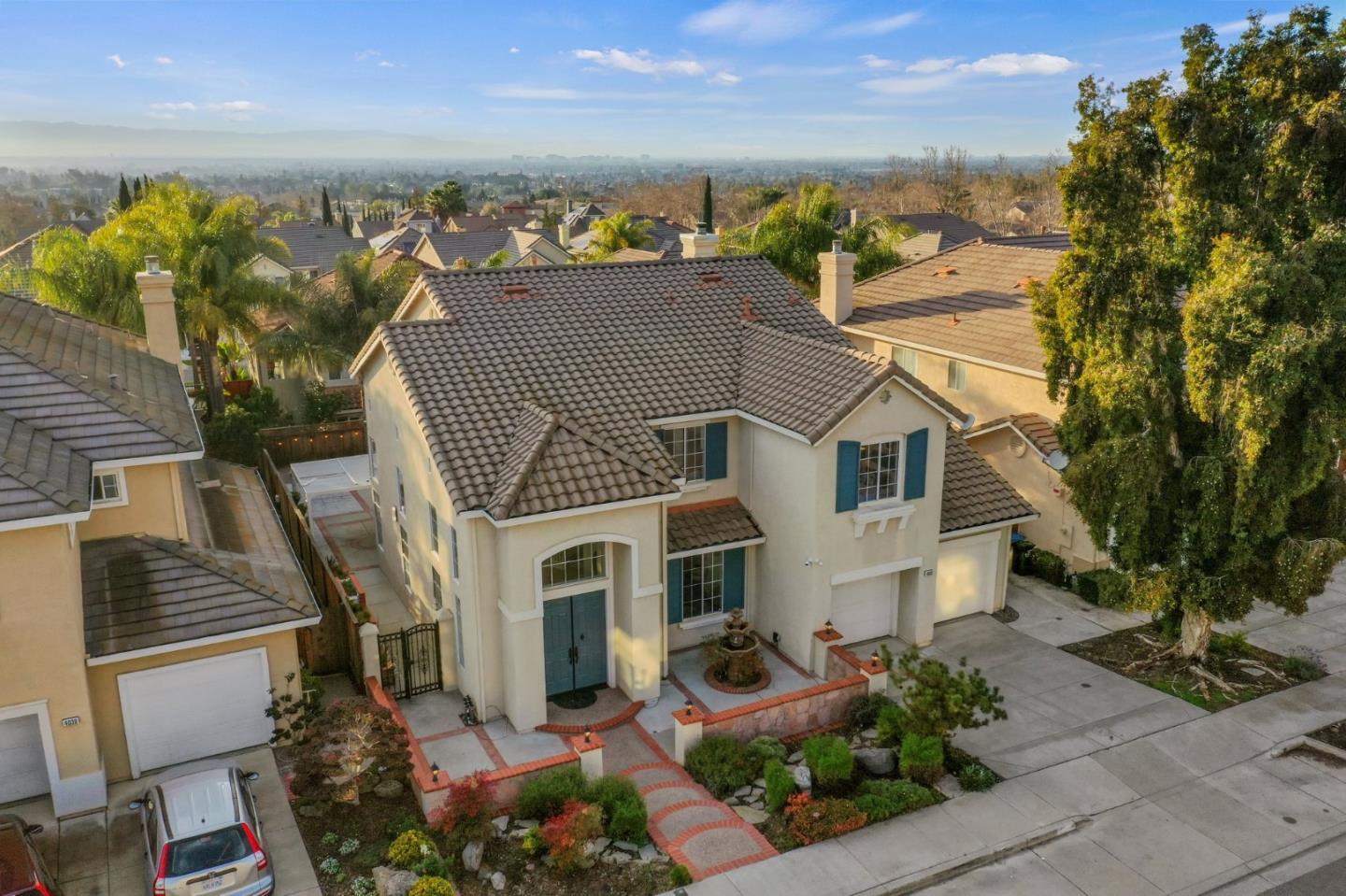 4033 Emerald Isle Lane