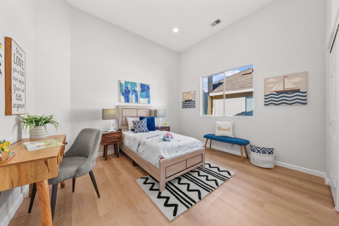 4033 Emerald Isle Lane