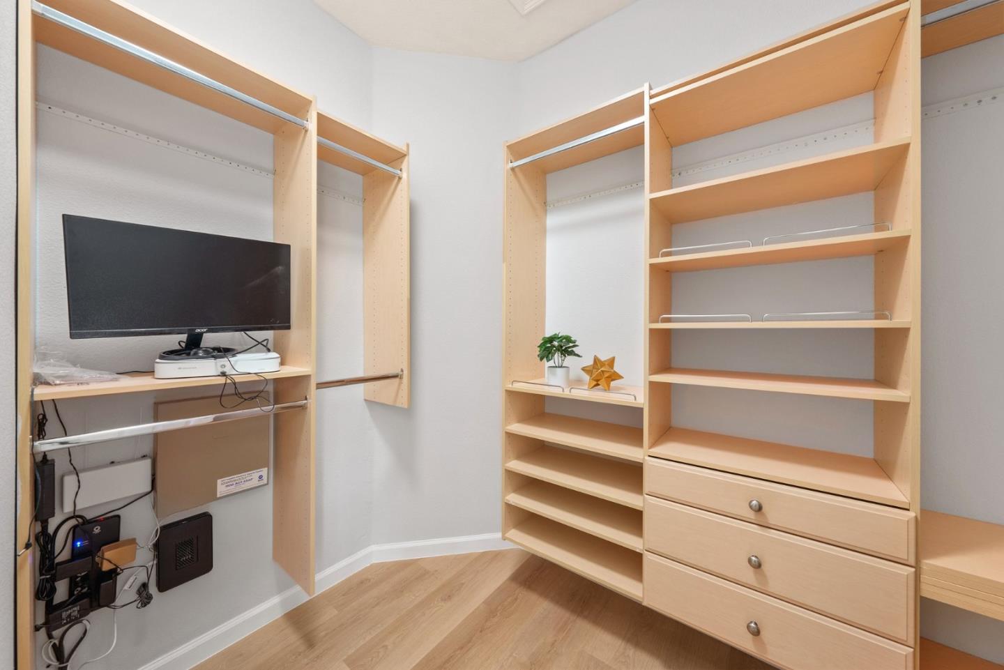 4033 Emerald Isle Lane