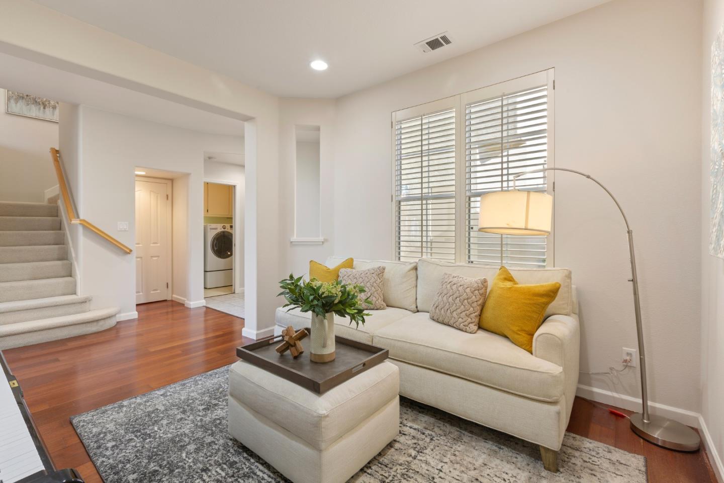 1114 Mallard Ridge CIR