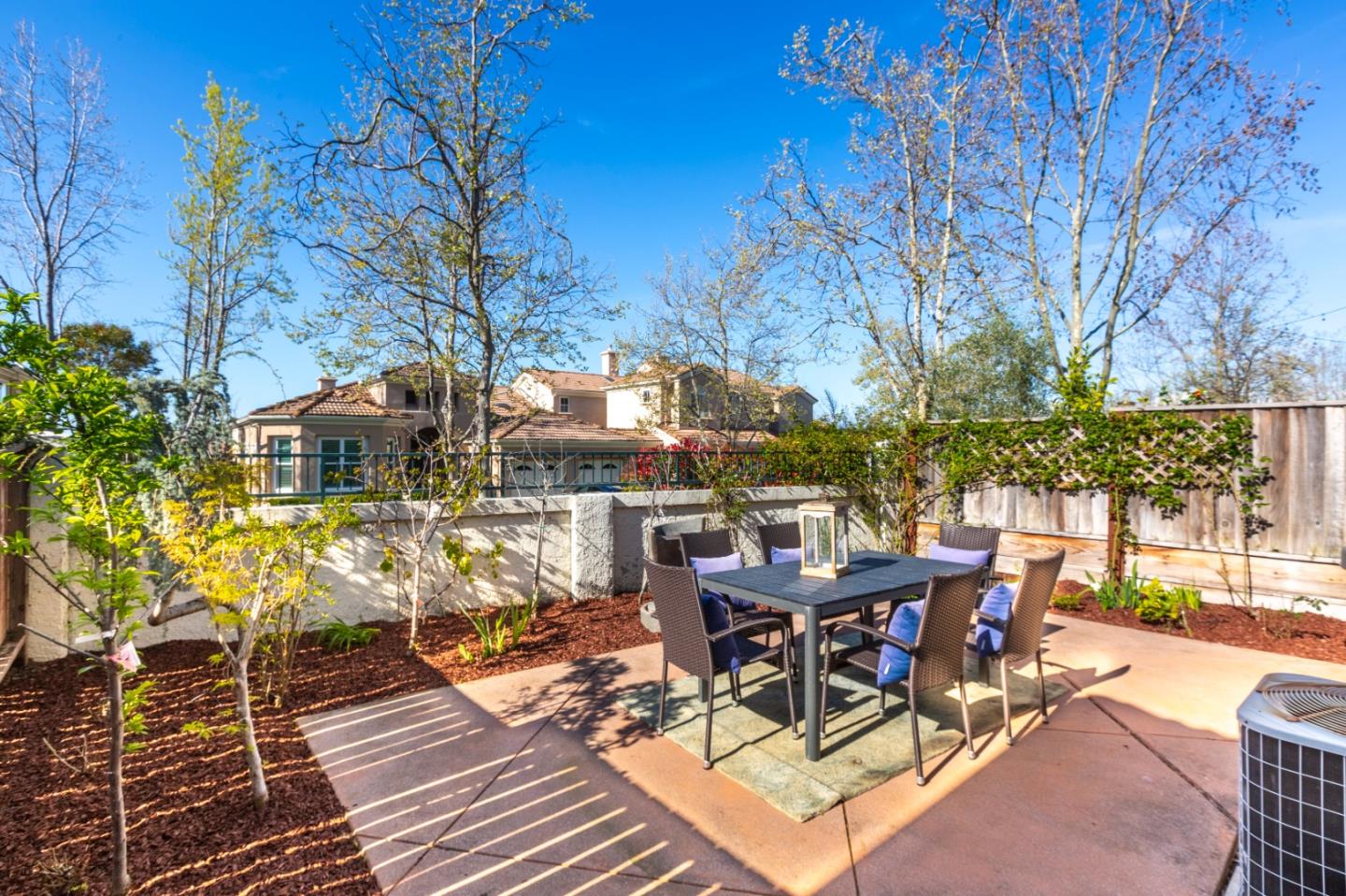 1114 Mallard Ridge CIR