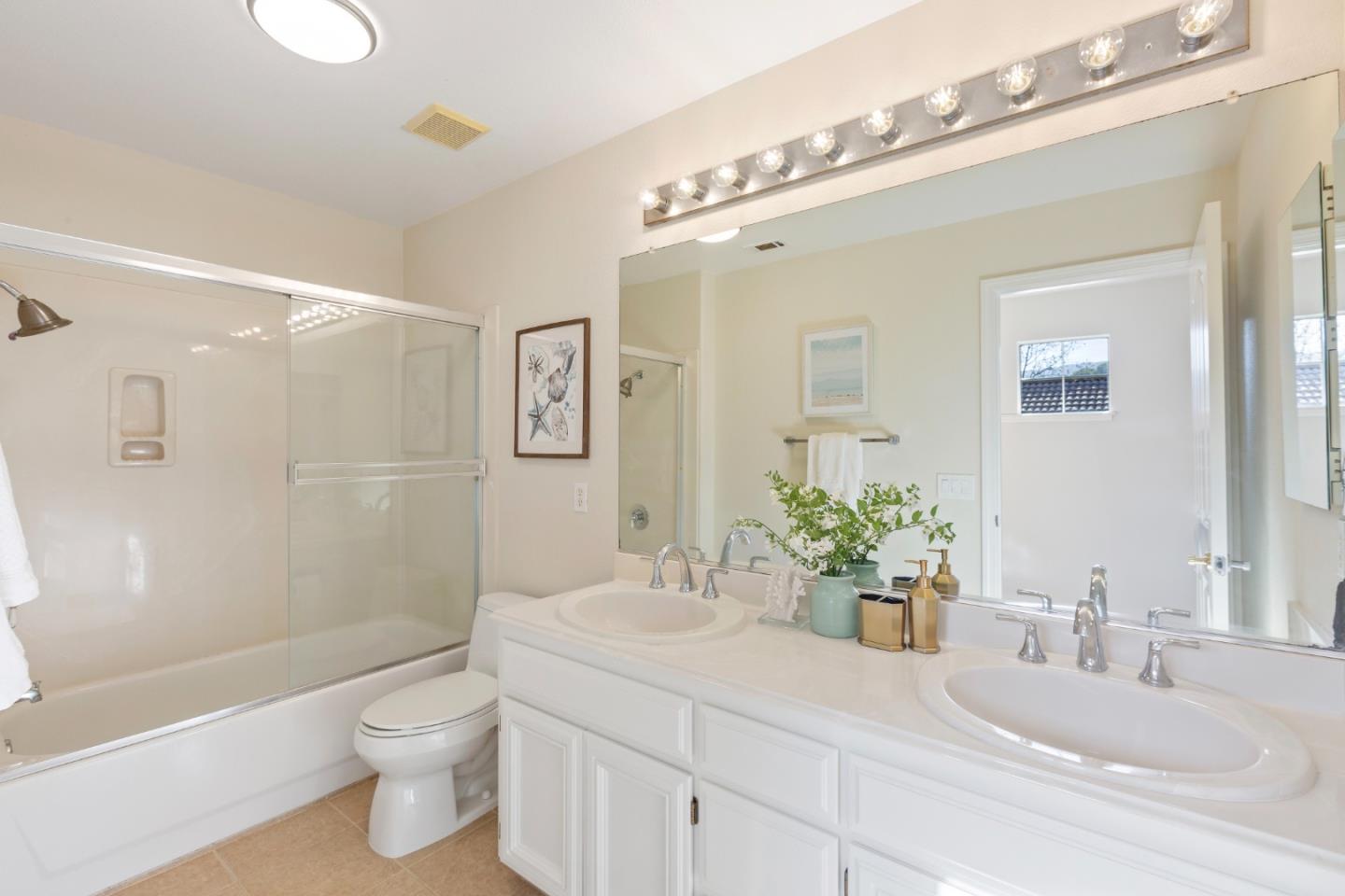 1114 Mallard Ridge CIR