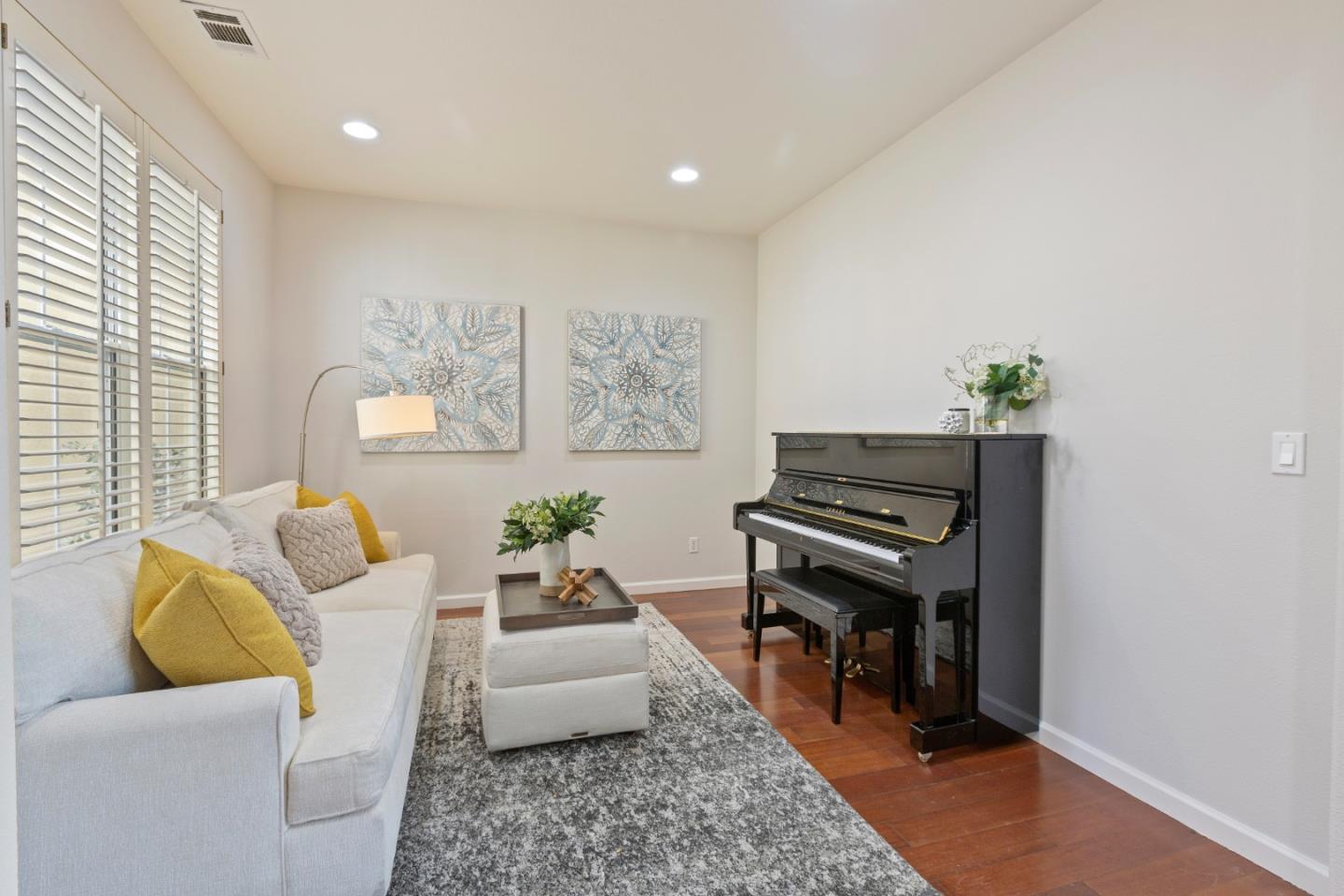 1114 Mallard Ridge CIR