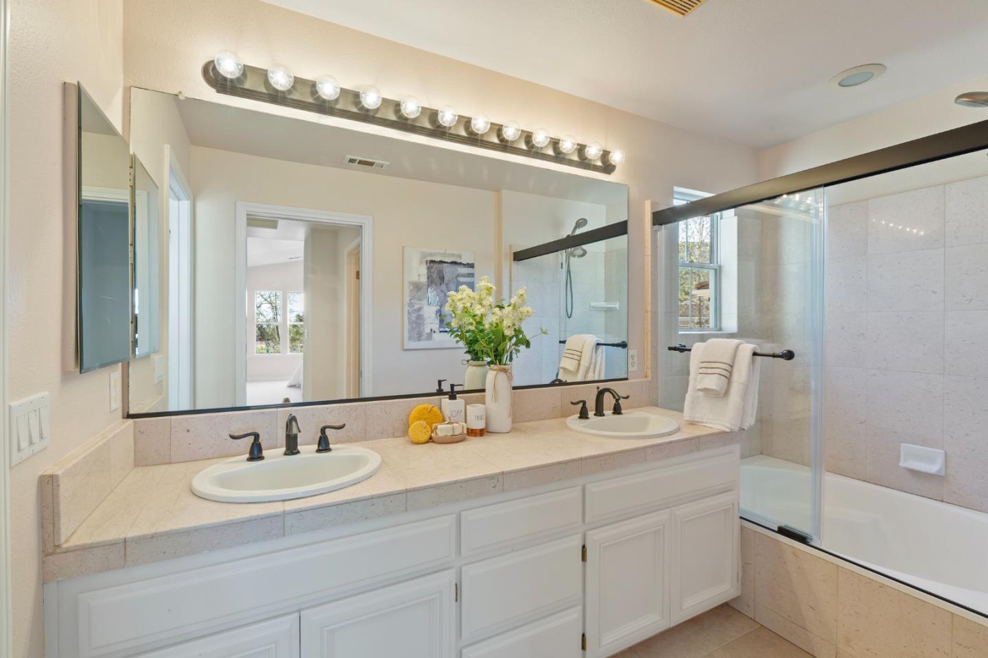 1114 Mallard Ridge CIR