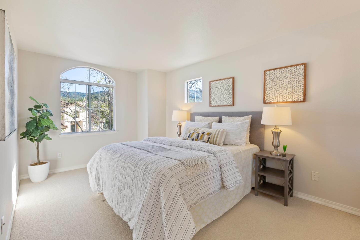 1114 Mallard Ridge CIR