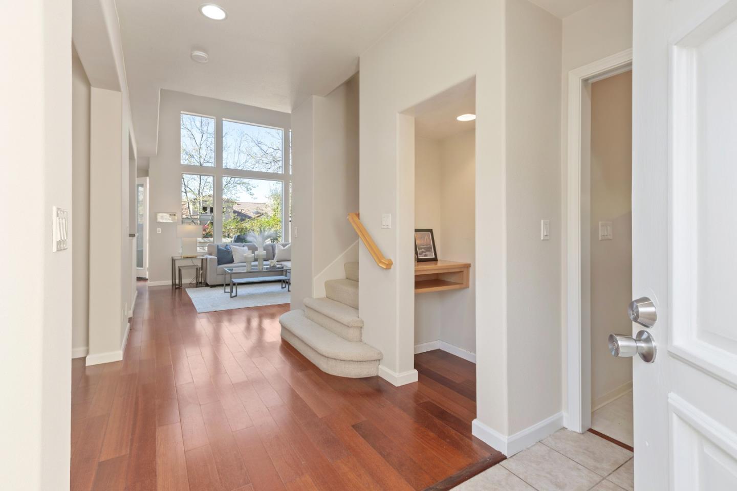 1114 Mallard Ridge CIR