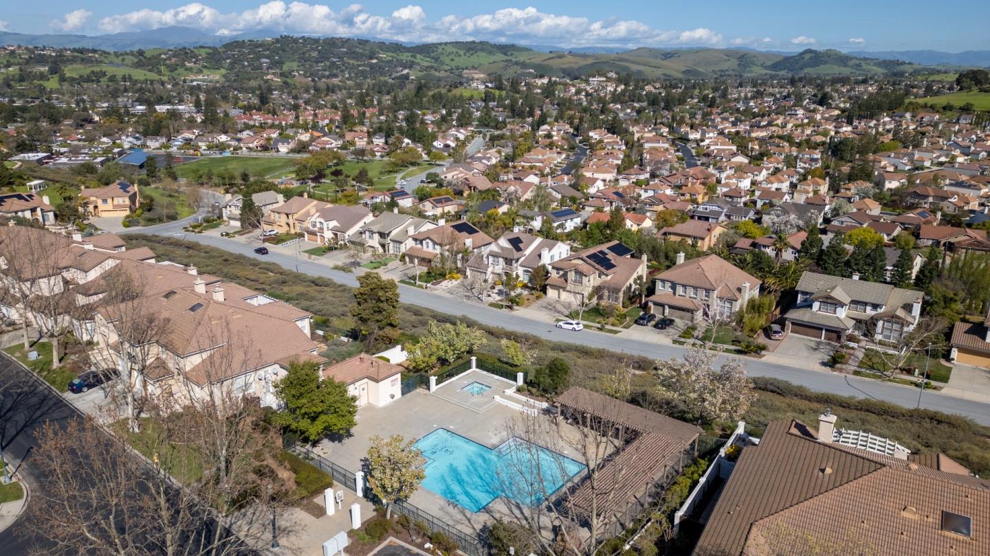 1114 Mallard Ridge CIR