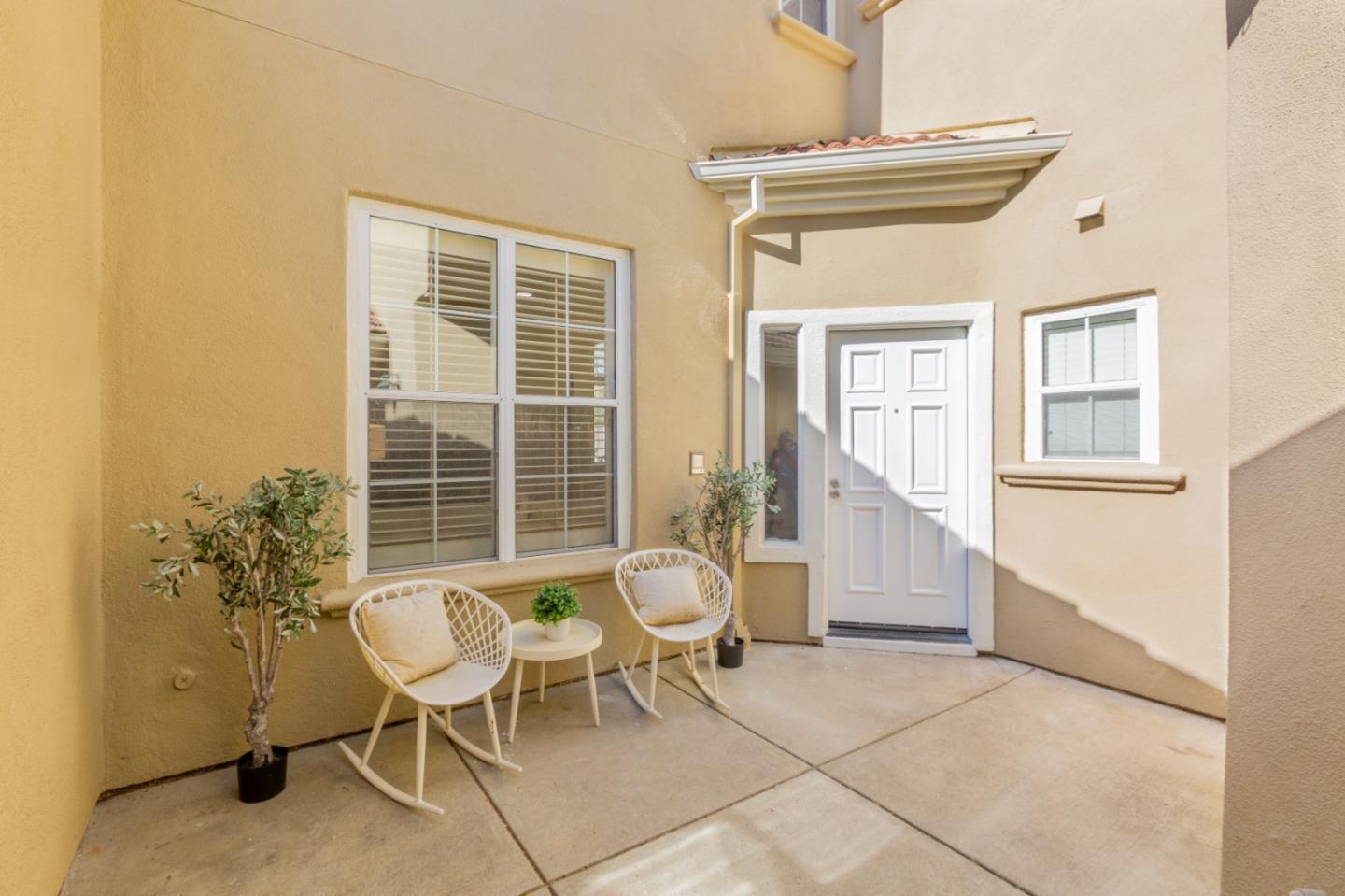 1114 Mallard Ridge CIR