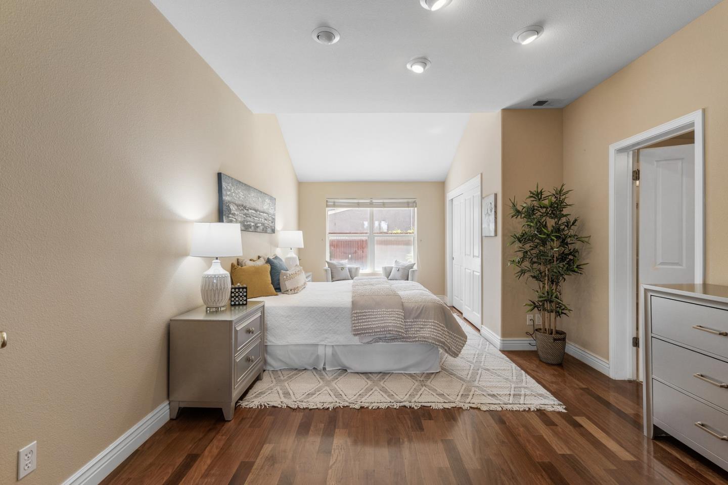 4131 Mackin Woods LN