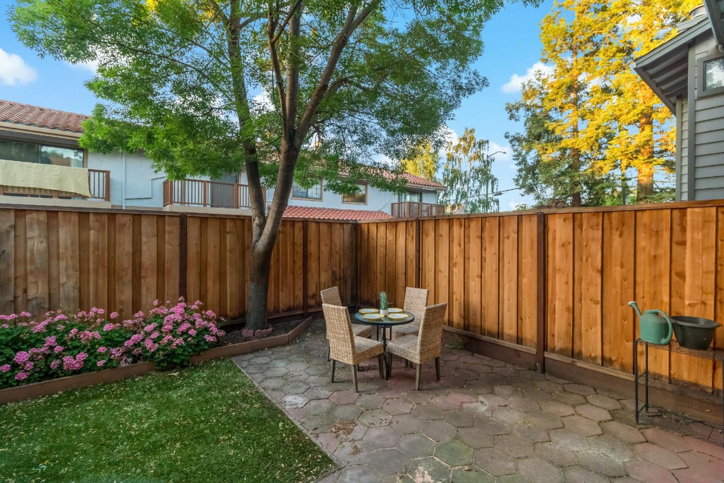157 N Central AVE