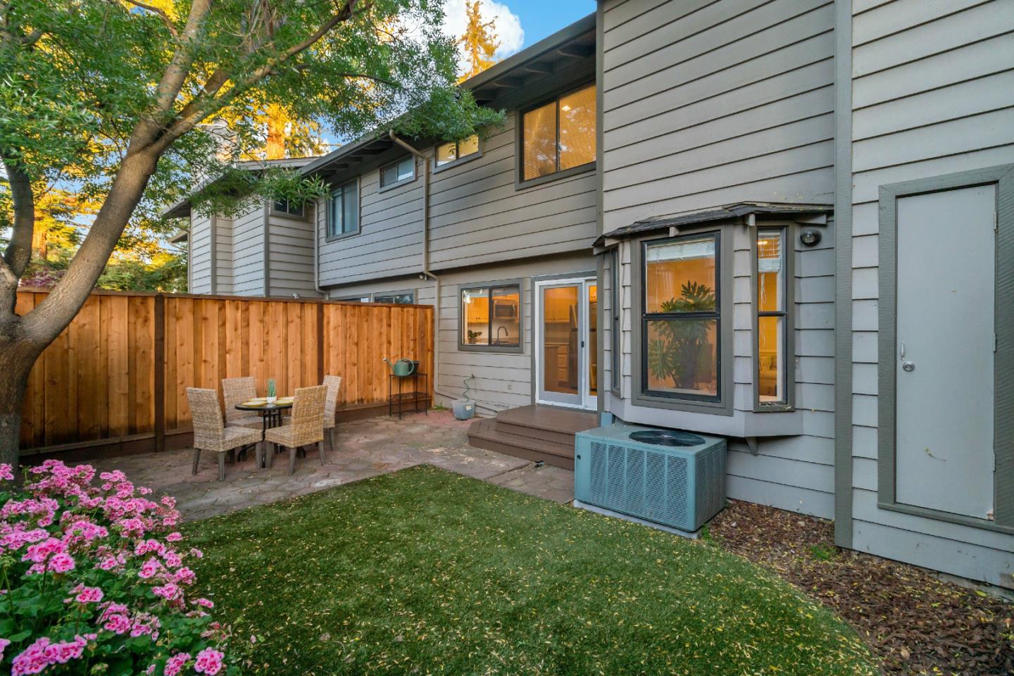 157 N Central AVE