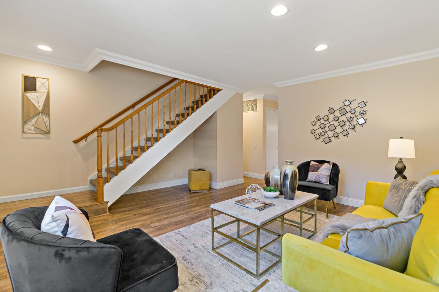 157 N Central AVE