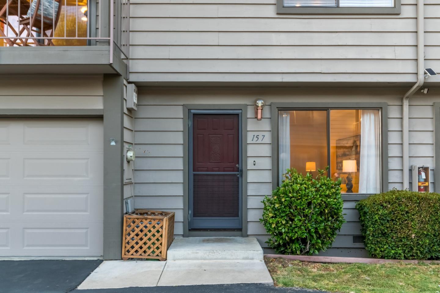 157 N Central AVE