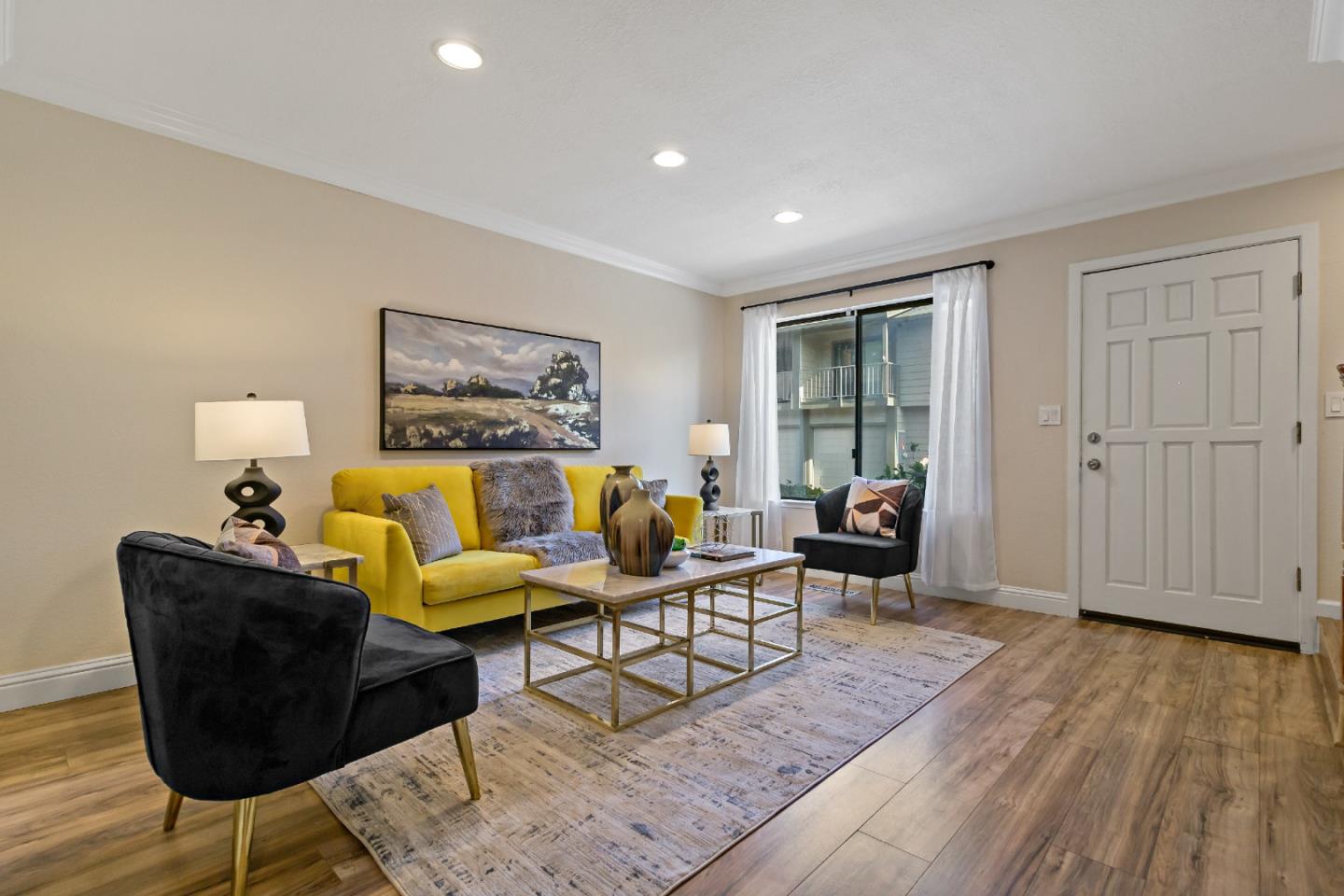157 N Central AVE