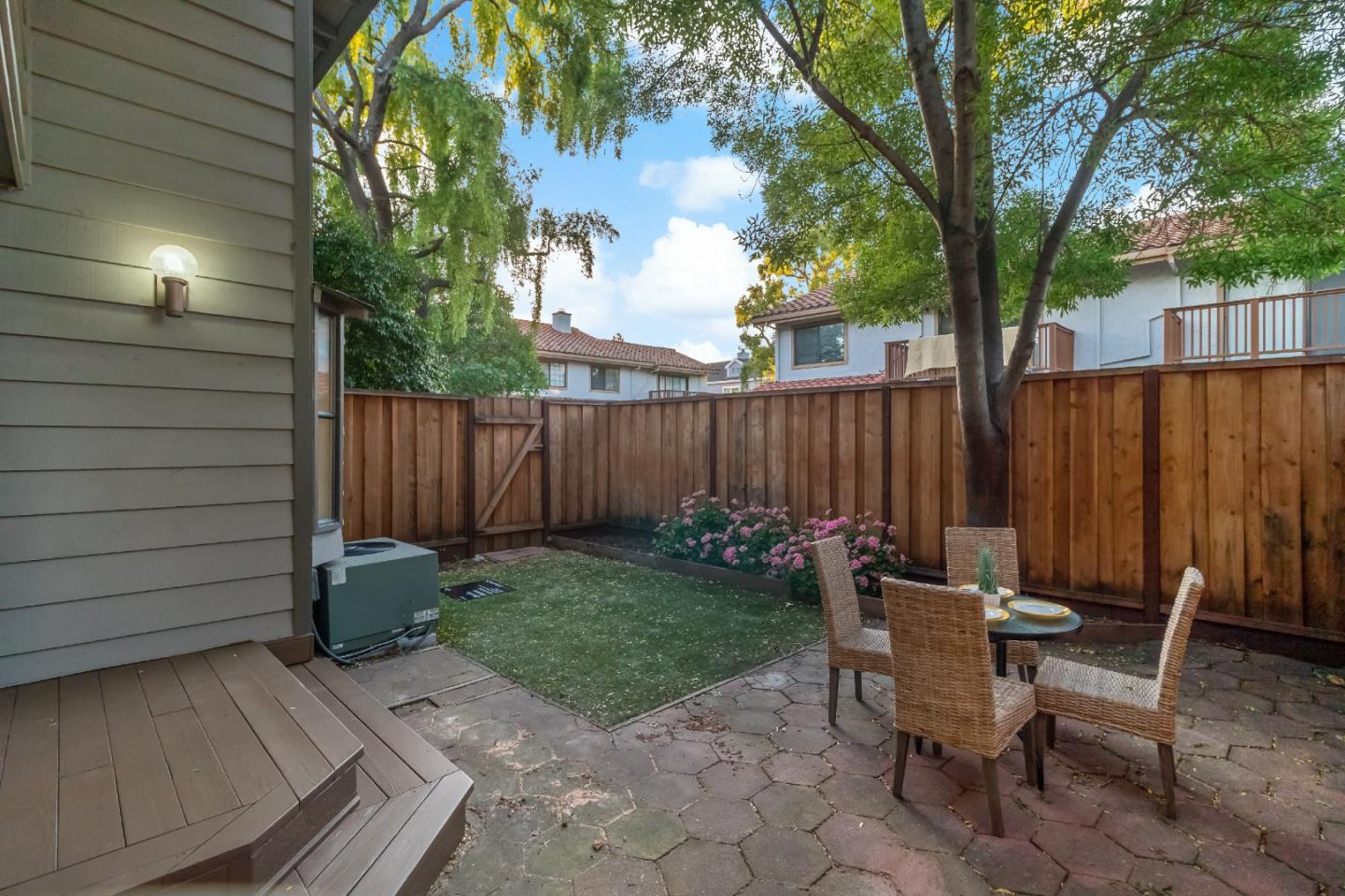 157 N Central AVE