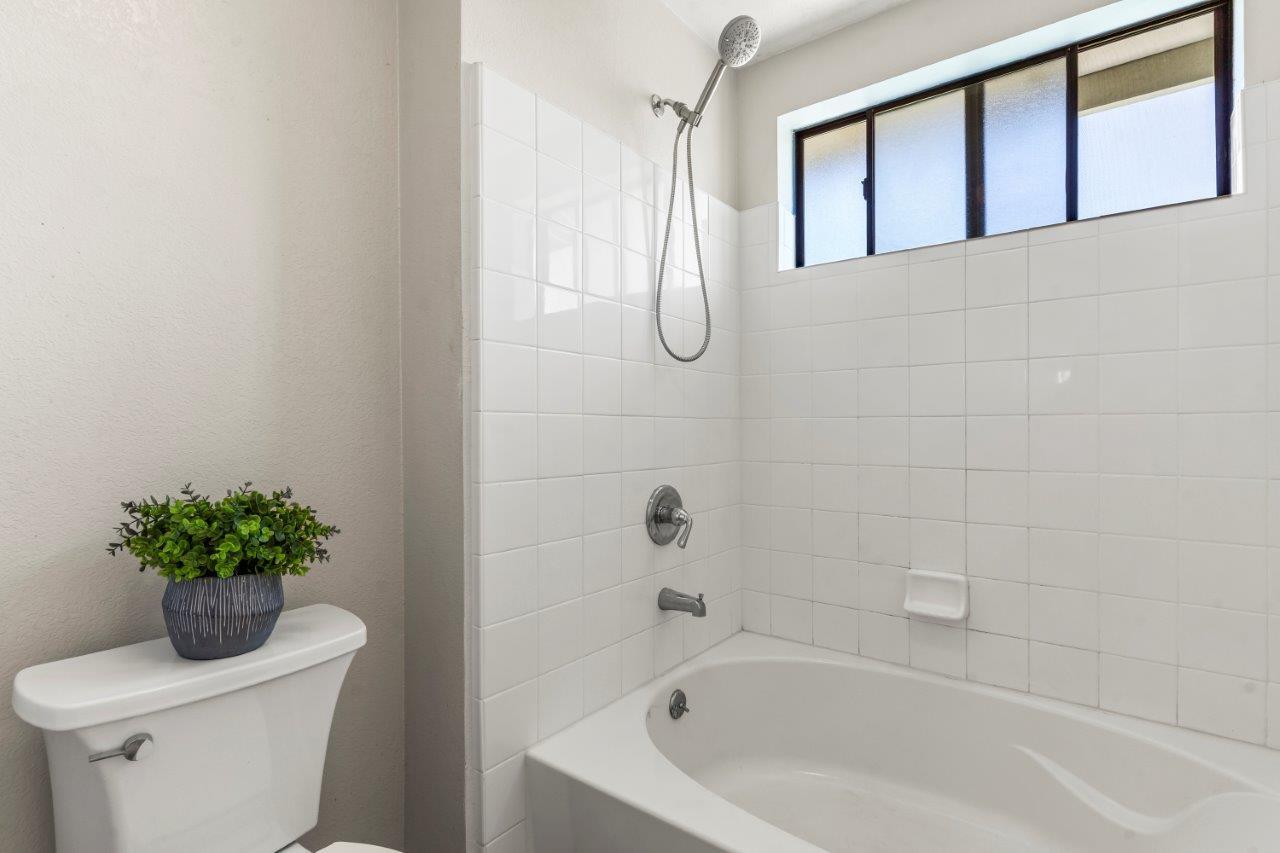 3009 Lake Estates CT