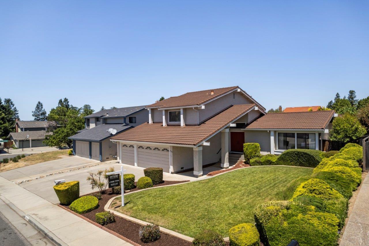 3009 Lake Estates CT