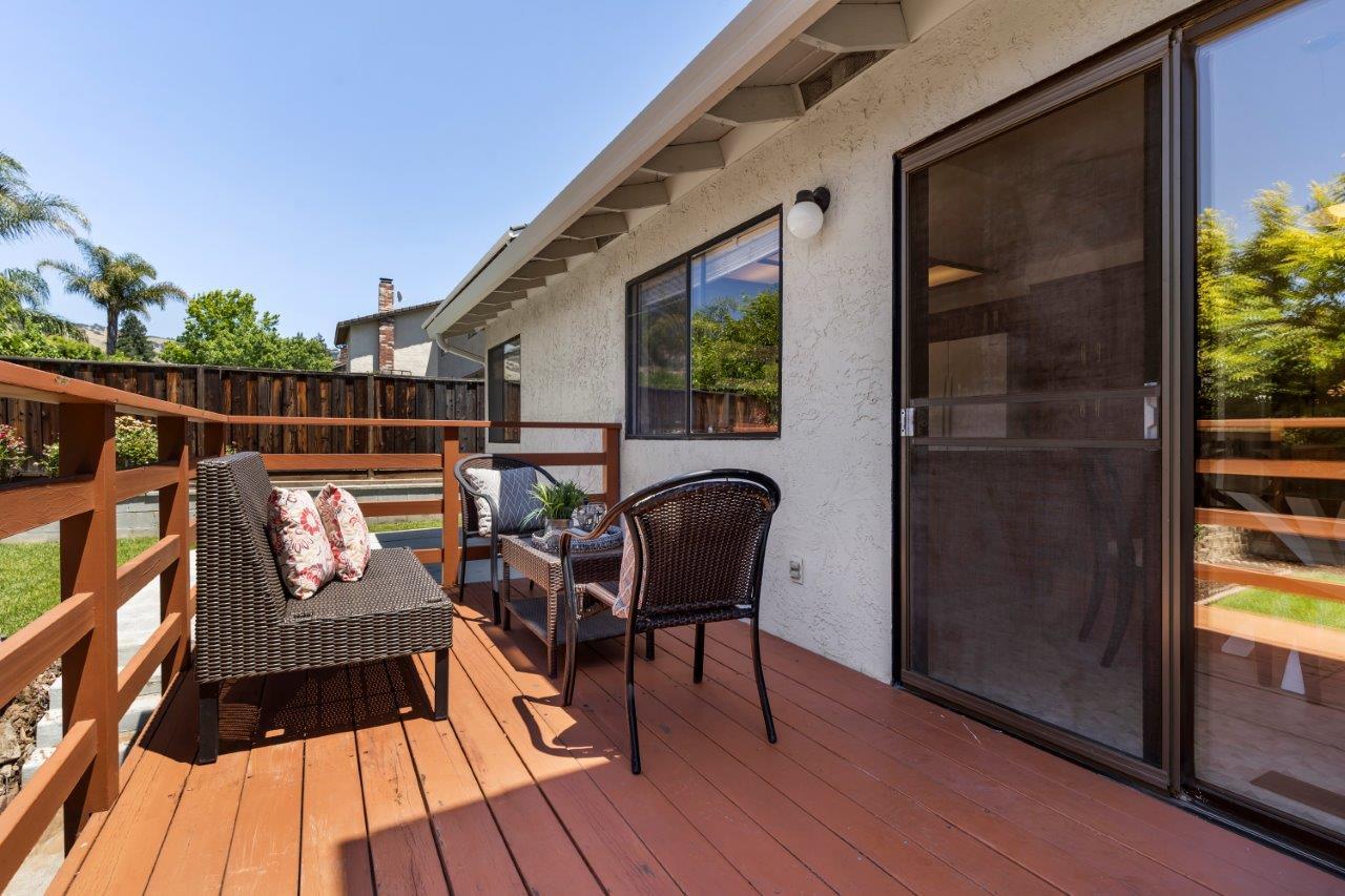 3009 Lake Estates CT