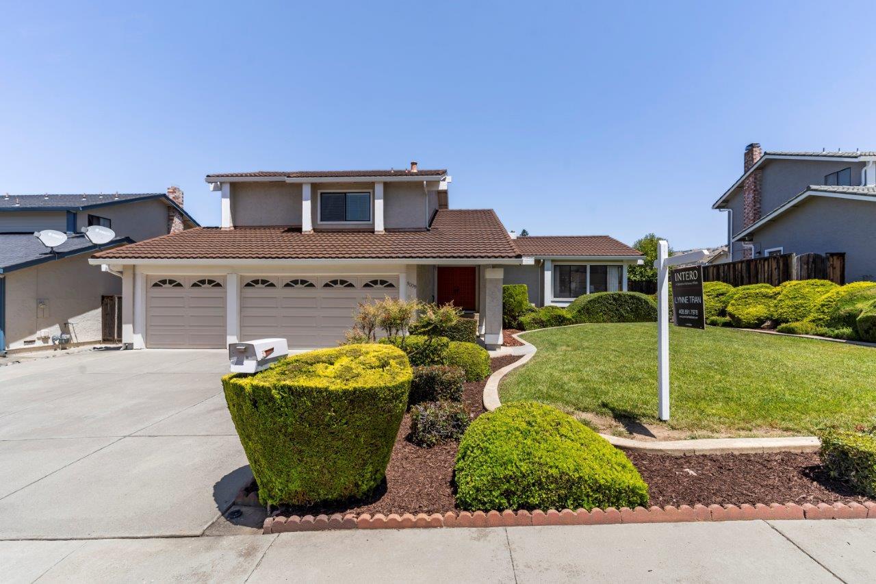 3009 Lake Estates CT