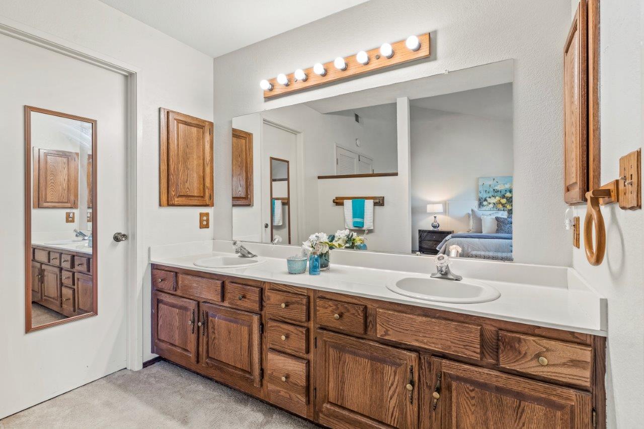 3009 Lake Estates CT